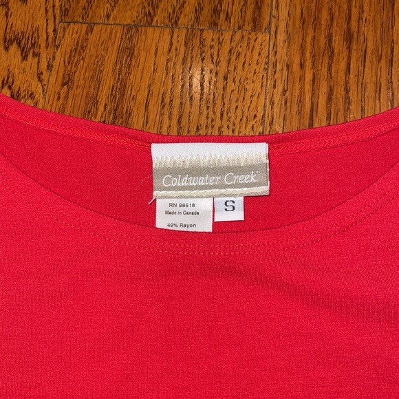 Red sleeveless - Picture 2 of 3